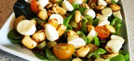 lækker lchf baby salat med oliven og mini mozzarella