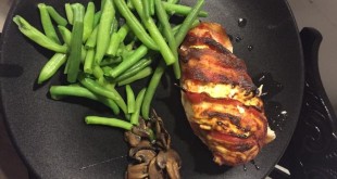Ovnbagt kylling i baconsvøb med pikantost