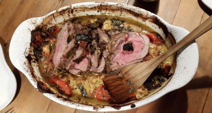 Oksesteg serveret i ovnbagt ostefad